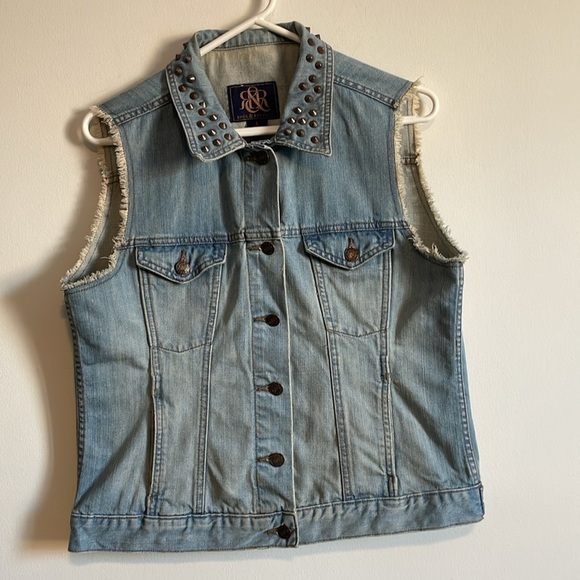 Edgy Studded Denim Vest LG Rock & Republic Blue Grunge Punk Alt Costume Street - Picture 3 of 16
